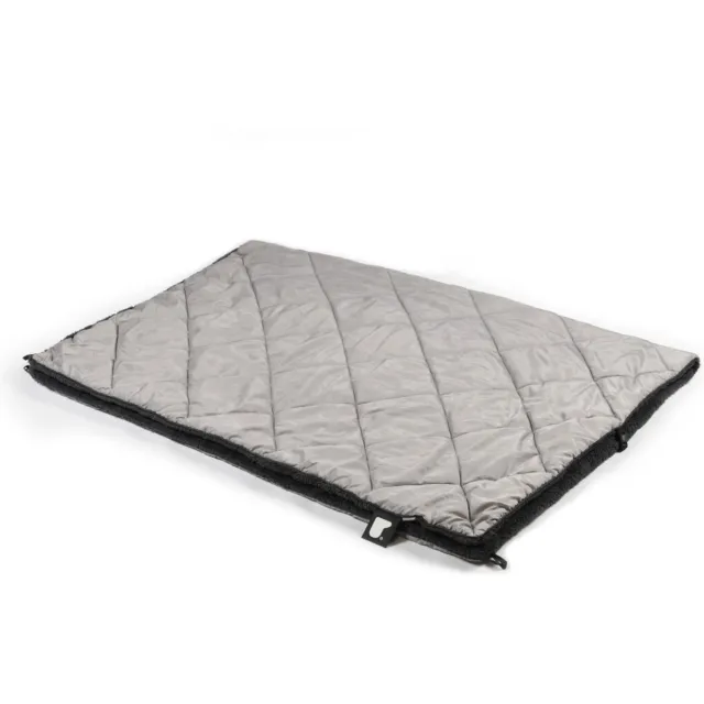 Extreme Lounging b-blanket - tweezijdige plaid - gewatteerd & teddy fleece - binnen & buiten - 140x200cm - Silver grey Grijs