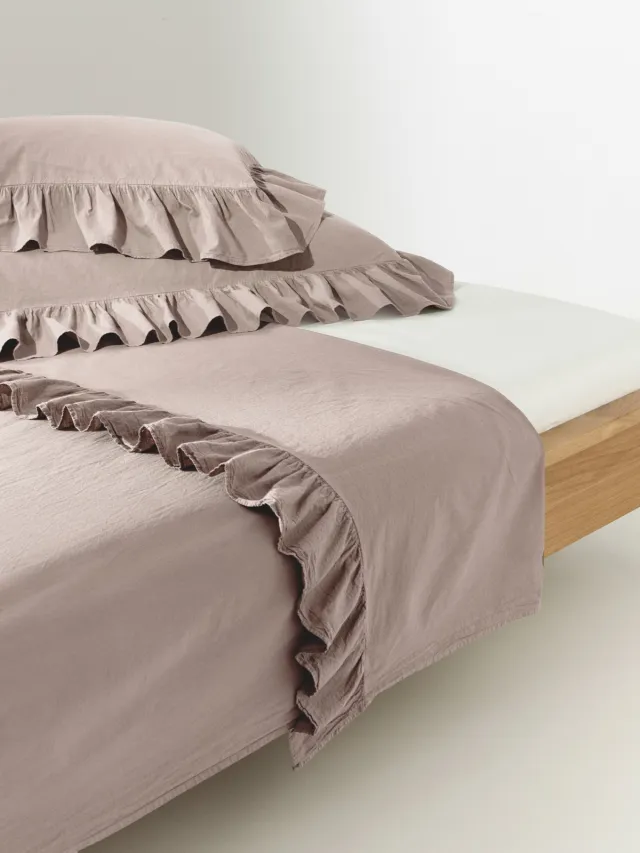 Westwing Collection Gewassen katoenen perkal laken Louane met ruches bruin