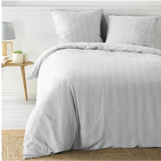Douceur d intérieur Beddengoedset - Cléo UNI Housse de Couette 240 x 220 cm + Taies d'Oreillers__ (Dekbedovertrek 240 x 220 cm + Kussenslopen) [NL] Wit