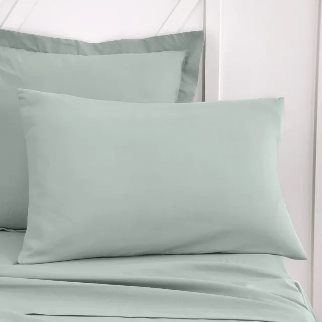 Famanu Set van 2 kussenslopen, 50 x 70 cm, 100% katoen, effen in celadon kleur, perfect voor elke slaapkamer Zwart