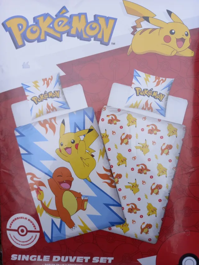 Pokémon Dekbedovertrek 140x200cm met kussensloop 60x70cm - 1 Persoons Dekbedovertrek Wit