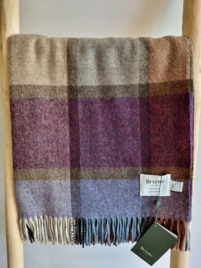 Bronte by Moon Wollen Plaid - WINDOWPANE Damson (Merino) 140x185cm - Bronte x Plaids.shop paars