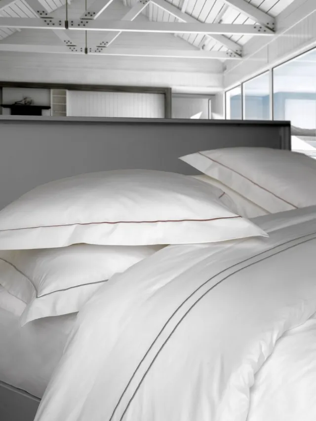 Casilin Luxe Dekbedovertrek - Hotel Kwaliteit - Katoen Perkaal - Dylan - Bruine bies - eenpersoons - 140x220cm wit met mocca bourdon