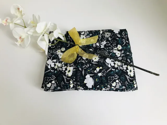 Gustiana Kussensloop Bloemen Zwart-wit - 65 x 65 cm Zwartwit