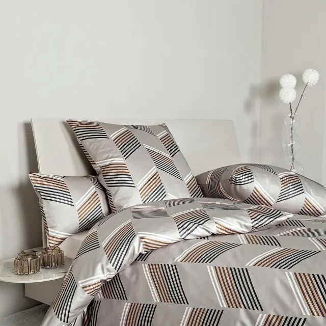 Janine Milano Mako Satijn Beddengoed 135x200cm + 80x80cm Walnoot