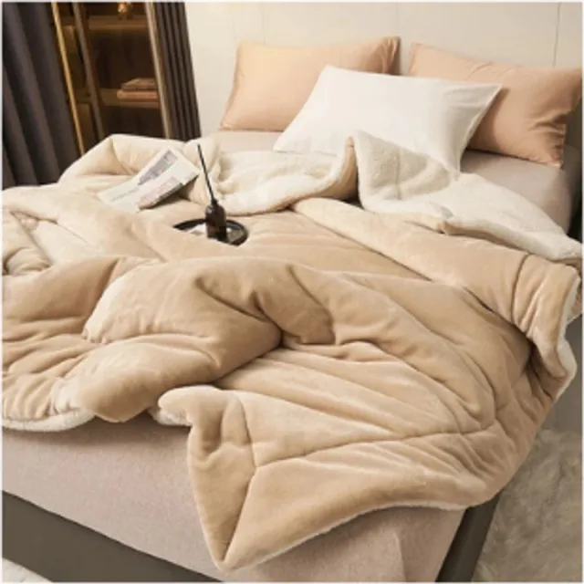 J.T.R Dekbed- Winterdeken Luxe Dubbelzijdige-Melkfluweel + Lammerfluweel deken- Anti-statische Rand-( 200x230cm)- Kaki.