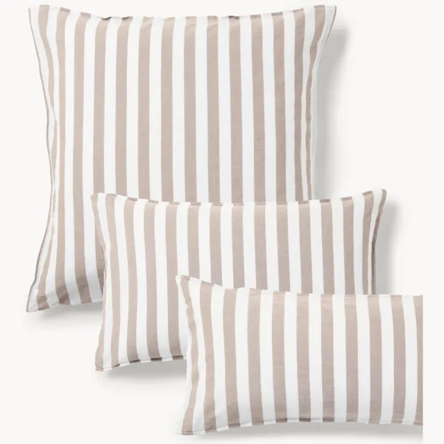 Westwing Collection Gestreepte katoenen kussenhoes Diogo Wit, Bruin