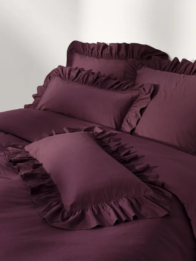 Westwing Collection Gewassen katoenen perkal dekbedovertrek Louane met ruches Paars