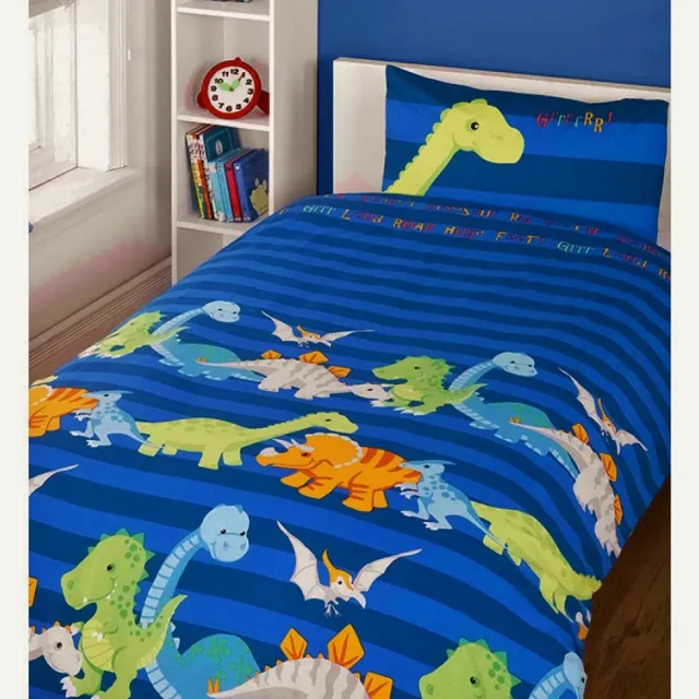 Catherine Lansfield Peuter / junior jongens dekbedovertrek (dekbed hoes) blauw gestreept (strepen) met vrolijke grappige dinosauriërs (T-Rex dinosaurus) in grijs / groen / oranje 120 x 150 cm (Sint & Kerst cadeau!)