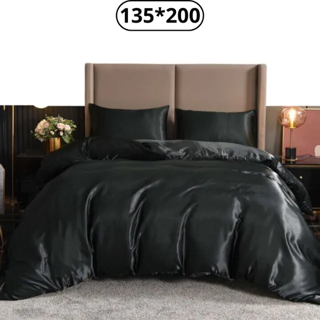 Livano Satijnen Dekbedovertrek - Fleece Dekbedovertrek - Pluche - Dekbed - Deken - Inclusief Kussens - Zwart 135x200cm