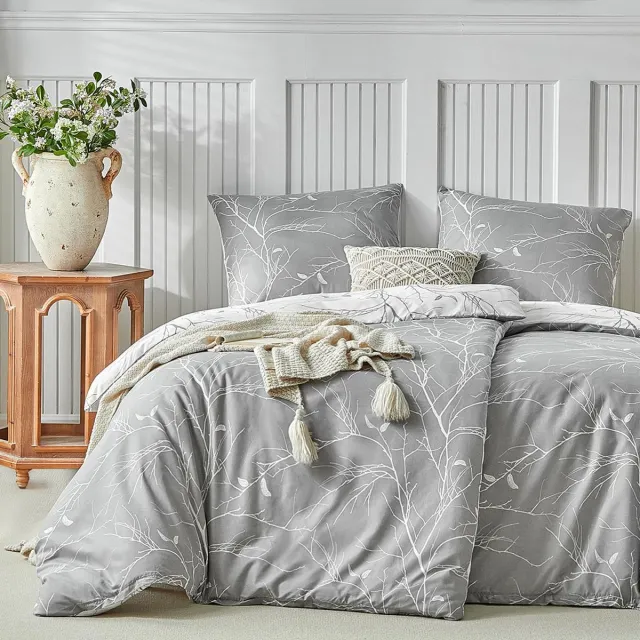 Famanu Beddengoedset van 4 delen, 2 dekbedovertrekken van 135 x 200 cm en 2 kussenslopen van 80 x 80 cm, bloemenpatroon in grijs en wit van polyester microvezel