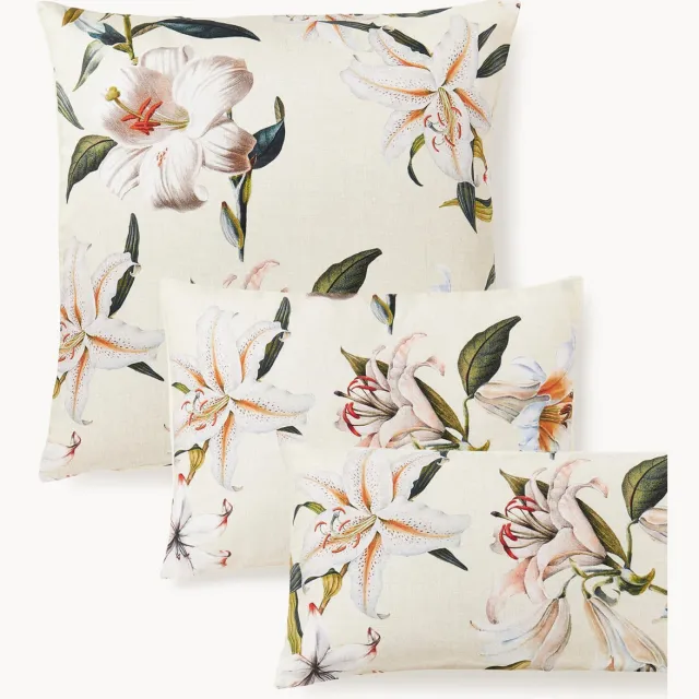 Westwing Collection Katoensatijnen kussenhoes Flori met bloemenprint Beige