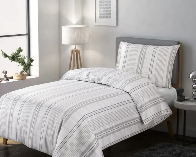 Homéé® Dekbedovertrekset Tartan Check | 100% Katoensatijn | Eenpersoons 140x200/220 cm | Inclusief Kussensloop groengrijs en bruin gestreepte
