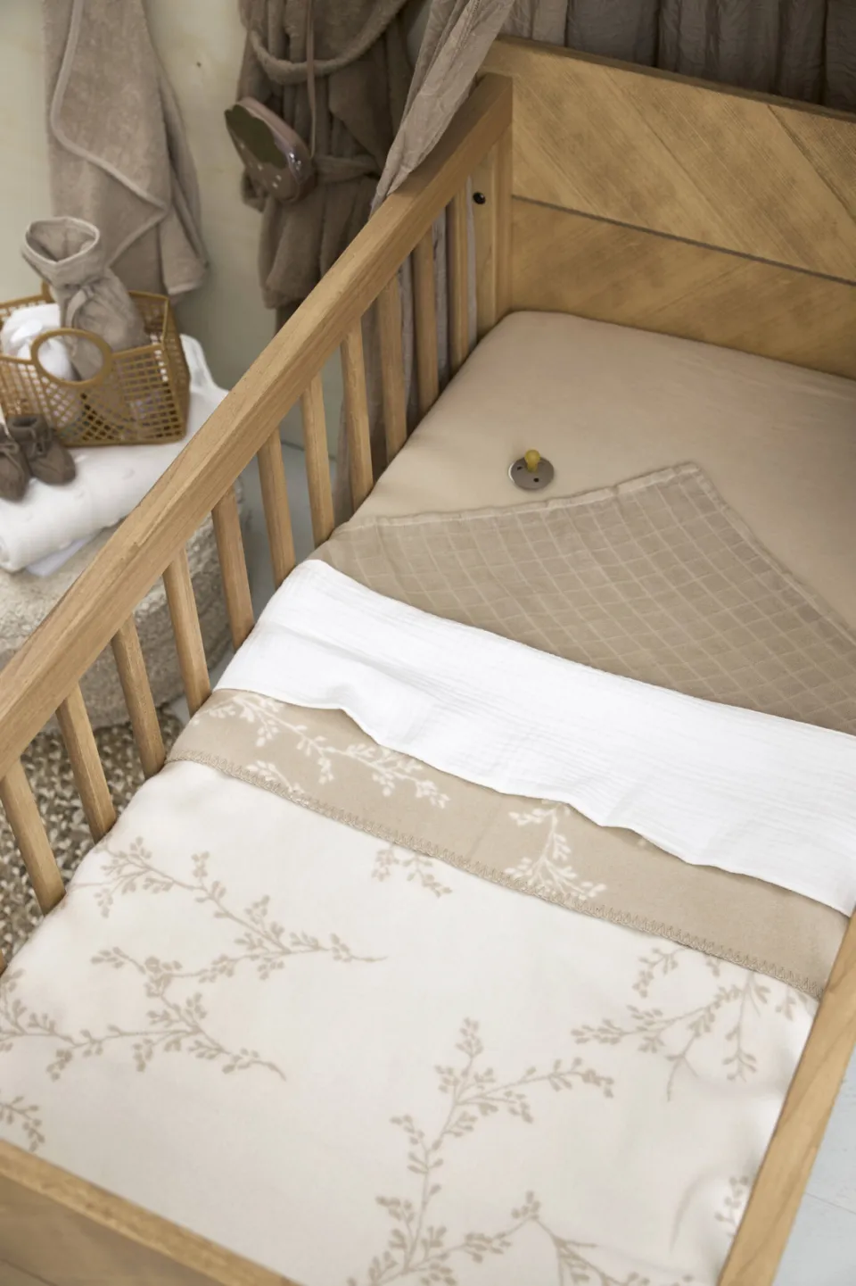 Meyco ledikantdeken Branches beige, foto 4