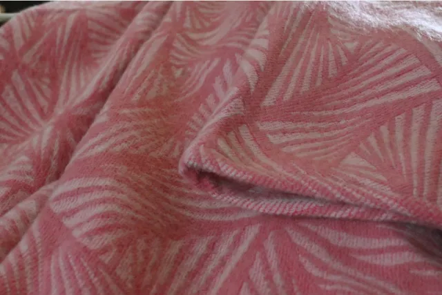 Yaro Deken Yaro Blanket Magnetic Baby Rose Wool, gemaakt van katoen en wol, 150 x 200 cm, woondeken, van natuurlijke materialen roze wit