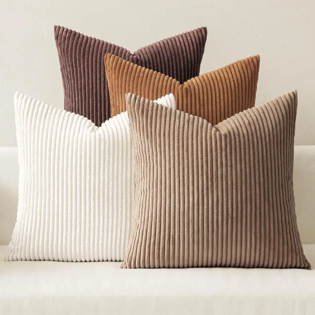 SNQ 4 Stuks Ribfluwelen Sierkussenhoezen - Koffiebruin - 45x45 cm - Met Strepenpatroon - Decoratieve Kussenhoezen voor Bank, Sofa en Woonkamer - Herfstcollectie - Zonder Binnenkussen