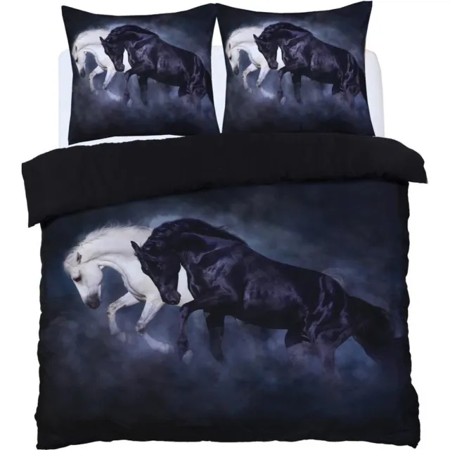 Husch Dekbedovertrek Horses - 200x200/220 - Paarden Zwart