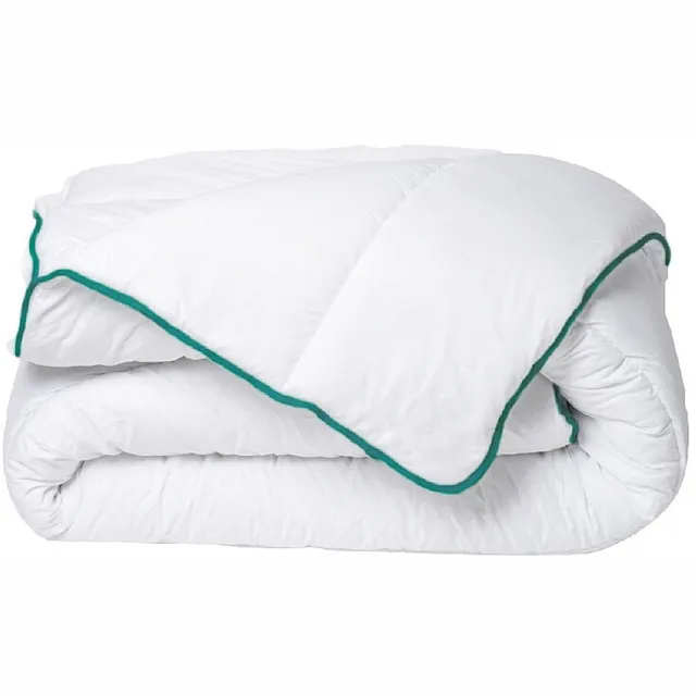 Vente-unique Gematigd dekbed met natuurlijke anti-huisstofmijtbehandeling van DREAMEA in microvezel - 200 x 200 cm - 300 g/m² - Groene bies - AZYLIA II Groen, Wit