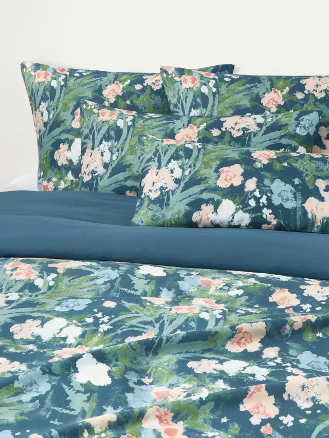 Westwing Collection Katoensatijnen dekbedovertrek Anthea met bloemenpatroon Blauw, Kleurrijk