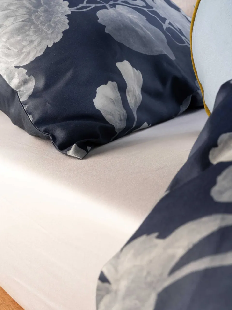 Essenza Eunice katoen-satijn dekbedovertrek donkerblauw nightshadow blue, foto 5