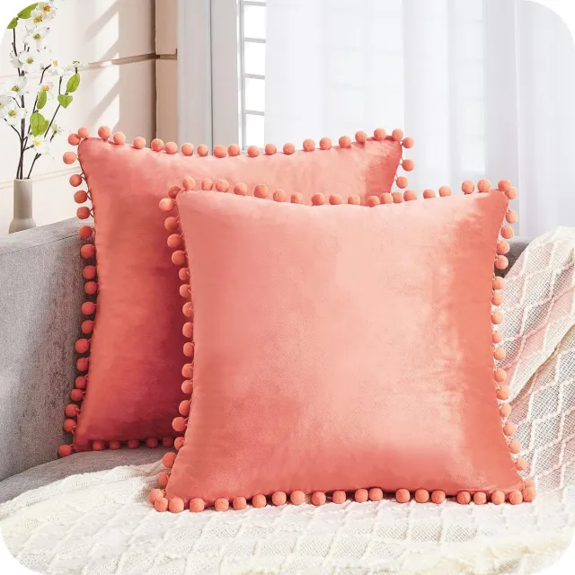 Thuys Set van 2 fluwelen kussens met pompons, effen kussenslopen, decoratieve kussenhoezen, voor bank, slaapkamer, woonkamer, kantoor, auto, 50 x 50 cm, koraalroze Koraal/roze