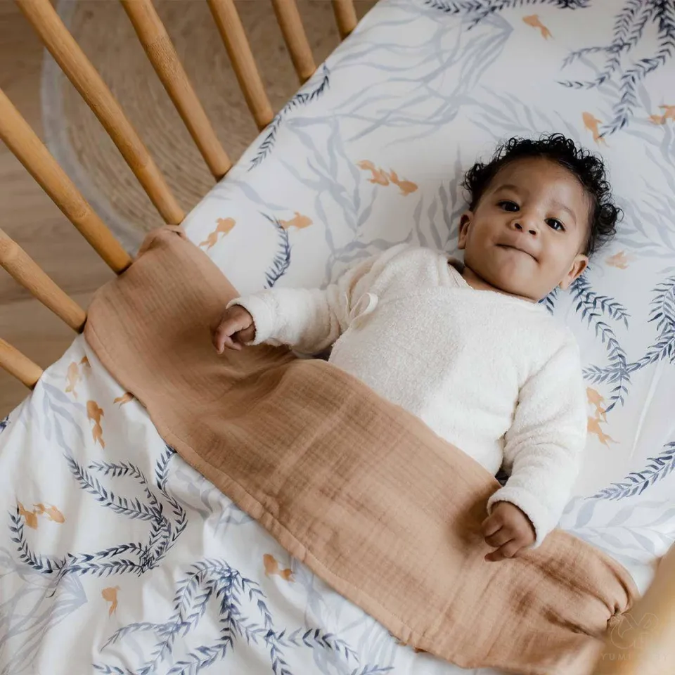 Yumi Baby wiegdeken Fish wit, foto 2
