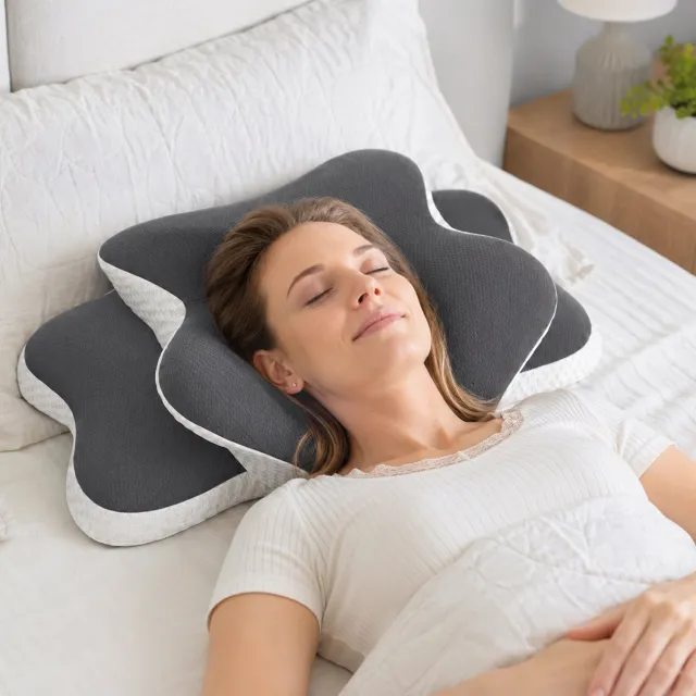 STILVORA Neksteunkussen – Ergonomische Vlindervorm – 60 x 35 x 13 cm – Traagschuim en Gebreide Stof – Grijs – Voor Rug en Zijslapers
