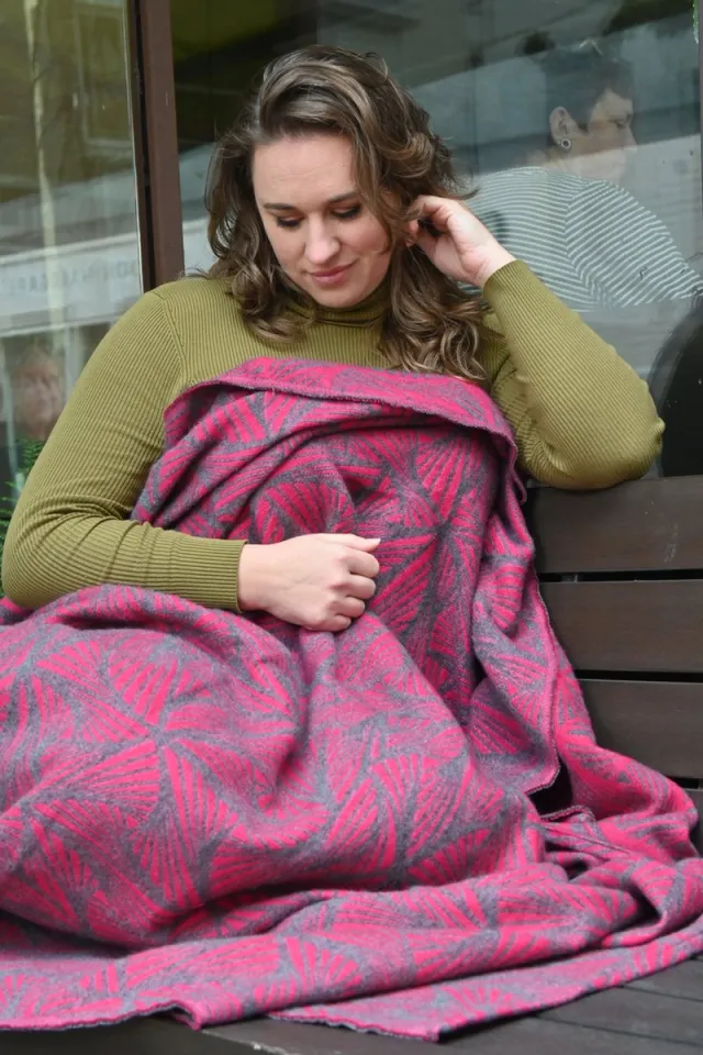 Yaro Deken Yaro Blanket Magnetic Grey Magenta Wool, gemaakt van katoen en wol, 150 x 200 cm, woondeken, van natuurlijke materialen roze grijs