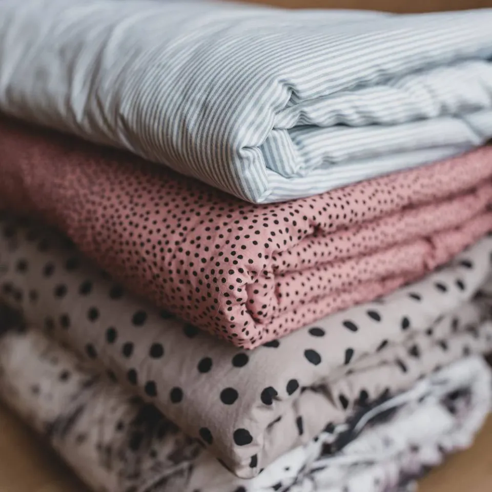 Mies & Co Cozy Dots ledikantdeken roze, foto 6