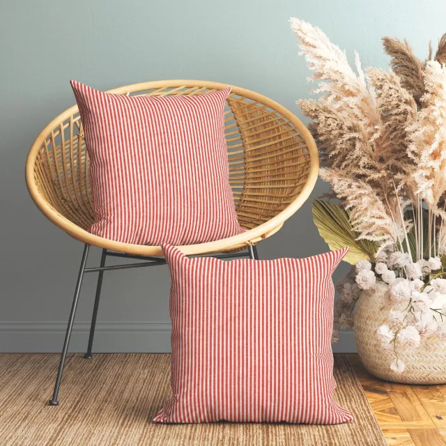 Unyqoos Set van Twee Decoratieve Kussenslopen van Katoen in Rood-Witte Strepen