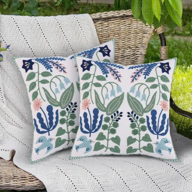 SNQ Set van 2 geborduurde kussenslopen - 45×45 cm - Comfortabel en zacht - Versierd met een saliegroen en blauw bloemenpatroon - Perfect voor het decoreren van banken - Stijlen variëren van landelijk tot lenteachtig tot bohemiana Kleur