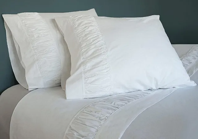 DeSafo Portofino luxe lakenset. Washed Percal katoen 200TC. KLEUR: wit. Bovenlaken incl. twee kussenslopen 60 X 70 cm.