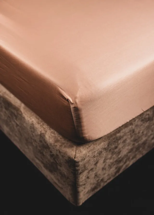 SWAPAN Satijn Hoeslaken 90 x 210 x 30 cm - Maple sugar - 1 Persoons - Beddengoed - Hoogwaardige kwaliteit - Roze