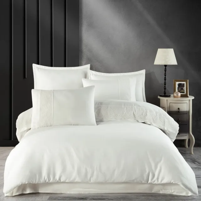 Darymex Valinor 1 Dekbedovertrek - Ecru / Crème - 100% Katoen-Satijn - Met Klassieke Gipuur Kant - In Luxe Cadeaudoos - OEKO-TEX® - Met 2 Kussenslopen Crème | Off-white | Beige