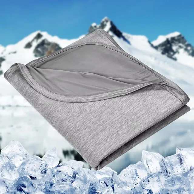 SKIEHAN Koeldeken voor Warme Slapers - Verkoelend Zomerdekbed - 150x200 cm - Houdt Koel bij Nachtelijk Zweten - Ademend, Lichtgewicht & Zacht - Geschikt voor Bed, Bank, Sofa & Overal - Grijs