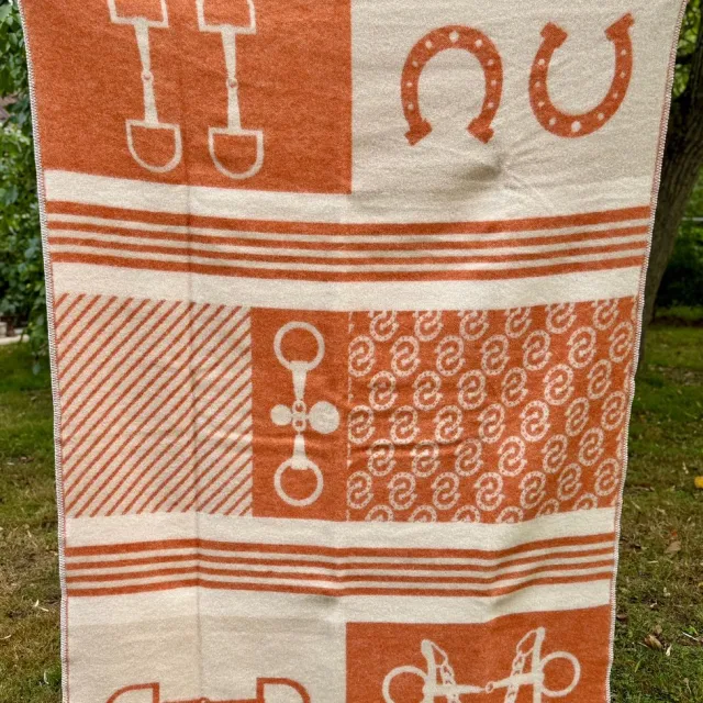 Belpo Wollen Plaid / Deken Forest Deer Sand Agave/Green - 100% nieuwe wol, extra dik - extra zacht - warm - isolerend - 2 kleurig - Must Have voor outdoor liefhebbers! - 130x170cm - Perfect cadeau idee Rood