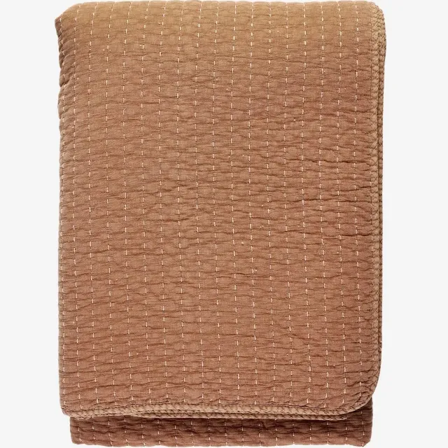 Madam Stoltz gewatteerde katoenen bedsprei – dusty peach – 240 x 240 cm