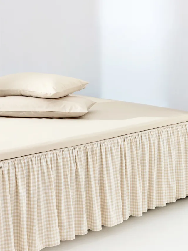 Westwing Collection Geruite katoenen bedskirting Twyla met franjes Beige