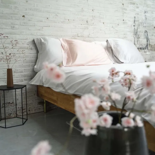 kayori Zijde-katoen kussensloop Aya | Zilvergrijs | 20% Zijde en 80% Pima katoen | Luxe, zacht en soepel beddengoed | 60x70cm