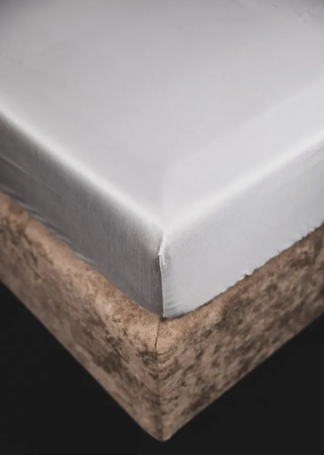 SWAPAN Satijn Hoeslaken 180 x 210 x 30 cm - Dove grey - 2 Persoons - Beddengoed - Hoogwaardige kwaliteit - Grijs