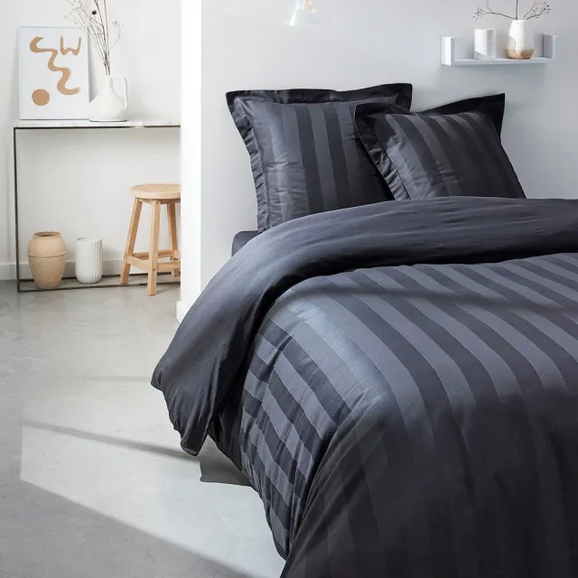 Today Noorse hoes TODAY Satin Zwart 240 x 260 cm