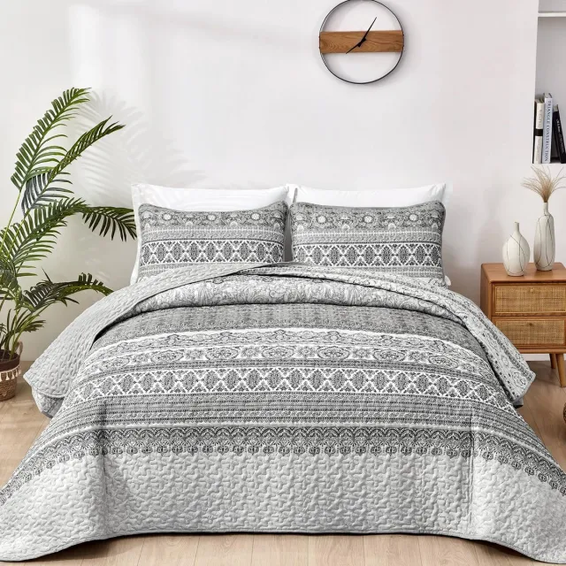 Unyqoos Sfeervolle Bedsprei Set van 240x260 cm met Twee Kussenslopen voor Slaapkamer en Bank grijs