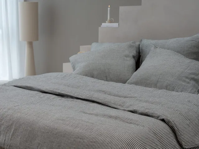 Linnen Label Duurzaam 100% Europees gewassen linnen dekbedovertrek set - 240 x 220 cm met 2 kussenslopen 60 x 70 cm - Fijne streep