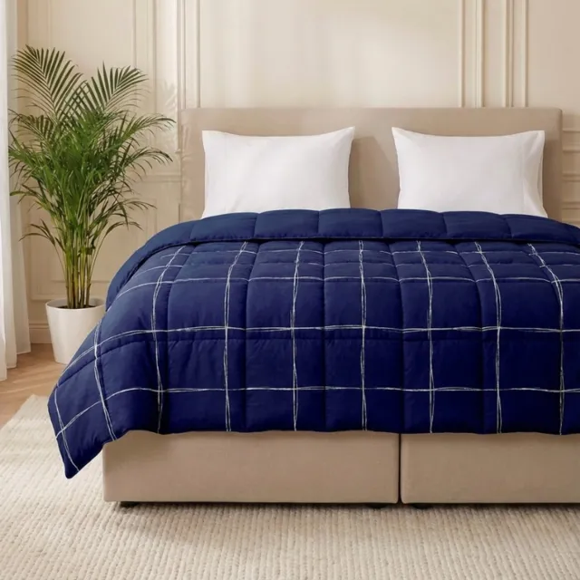 Dekbed-Discounter Fresh and Co Dekbed Zonder Overtrek 200 x 200 cm - Wasbaar dekbed - Wasbaar op 40 graden - Warmteklasse 3 - Navy