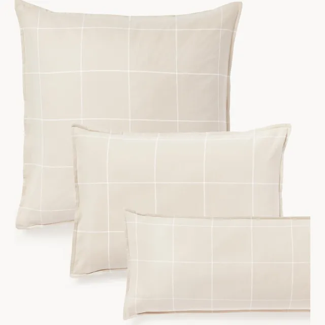 Westwing Collection Geruite flanellen omkeerbare kussensloop Noelle van katoen Beige