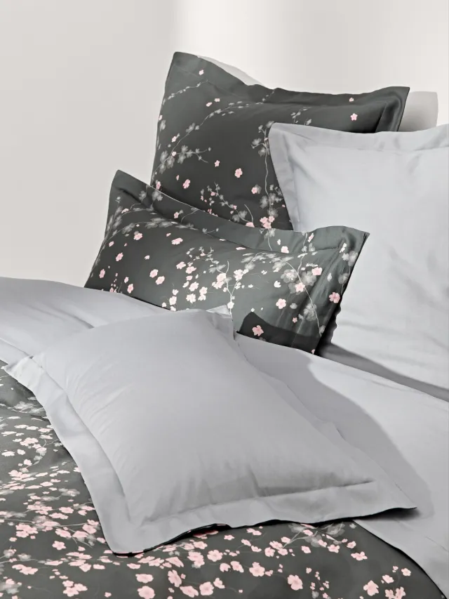 Westwing Collection Katoensatijnen dekbedovertrek Sakura met bloemenprint Grijs