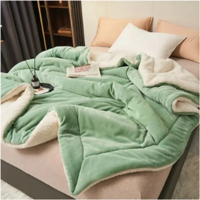 J.T.R Dekbed- Winterdeken Luxe Dubbelzijdige-Melkfluweel + Lammerfluweel deken- Anti-statische Rand- 180x200cm-GROEN.