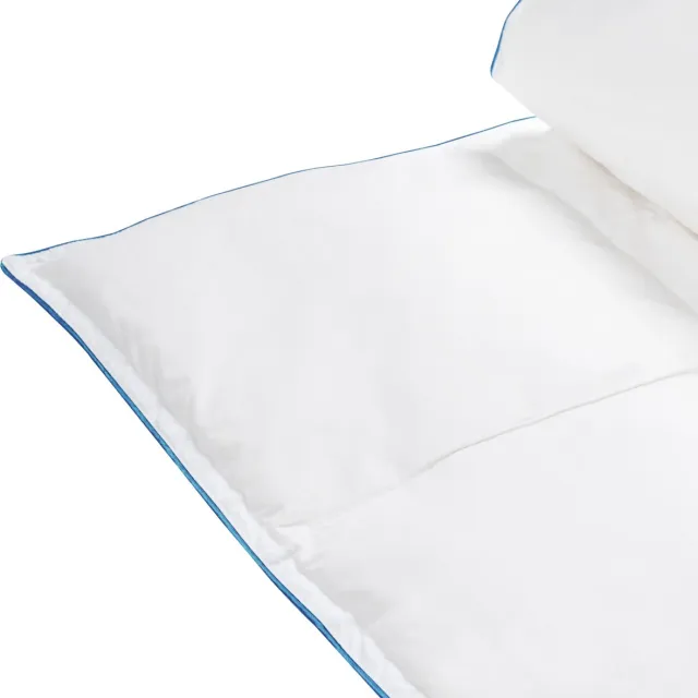 Beliani CERVINO - Dekbed licht warm - Wit - 220 x 240 cm - Eendendons
