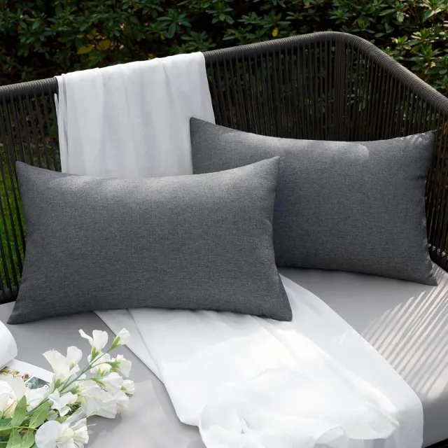 Famanu Waterdichte decoratieve buitenkussenhoezen 12 x 20 inch sierkussenhoezen voor meubels terras bank tuin grijs sofa bed linnen balkon buitenkussens 30 x 50 cm set van 2