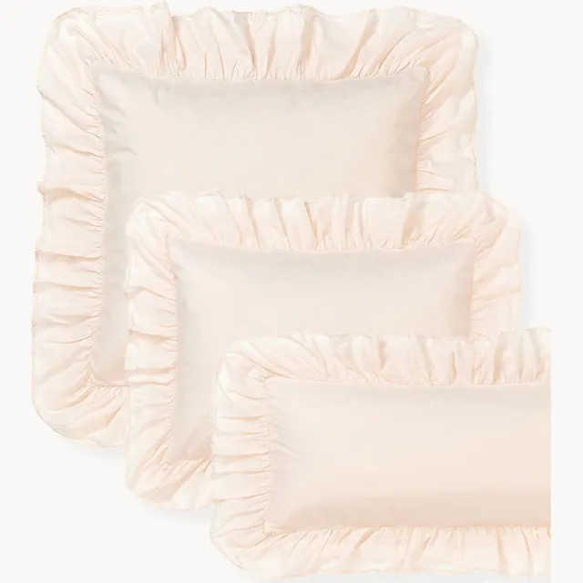 Westwing Collection Gewassen katoenen perkal kussensloop Louane met ruches Roze